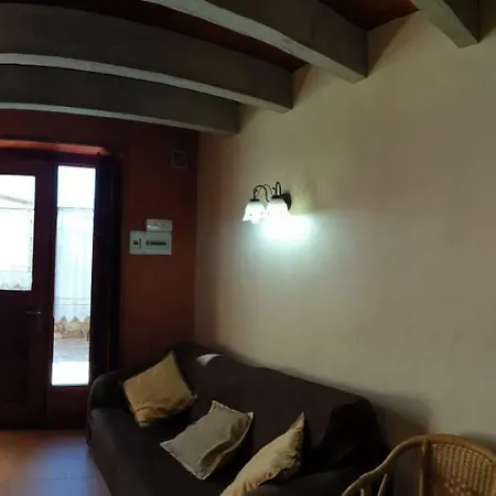 Country house El Serrat Turisme Rural *
